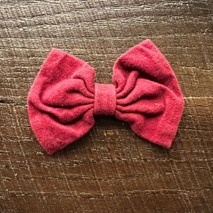 Girls clip bow maroon